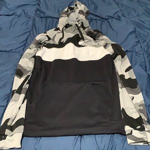 Nike Dri-fit hoodie Medium